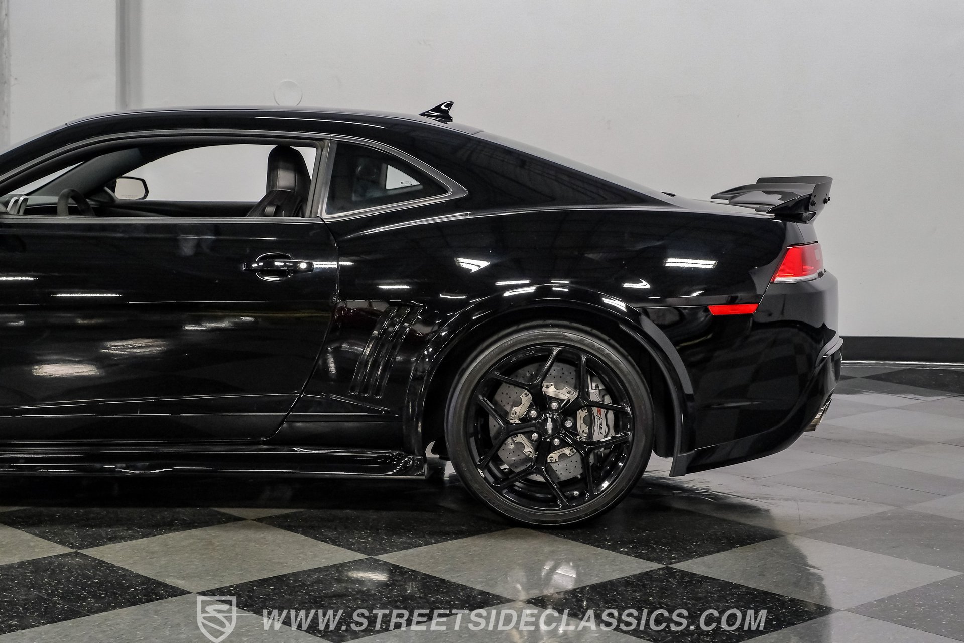 Used 2015 Chevrolet Camaro Z/28 RWD image 24