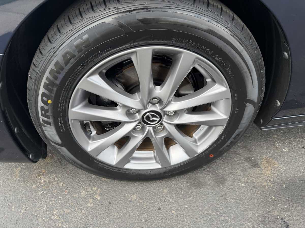 Used 2020 MAZDA MAZDA3 Sedan FWD image 8