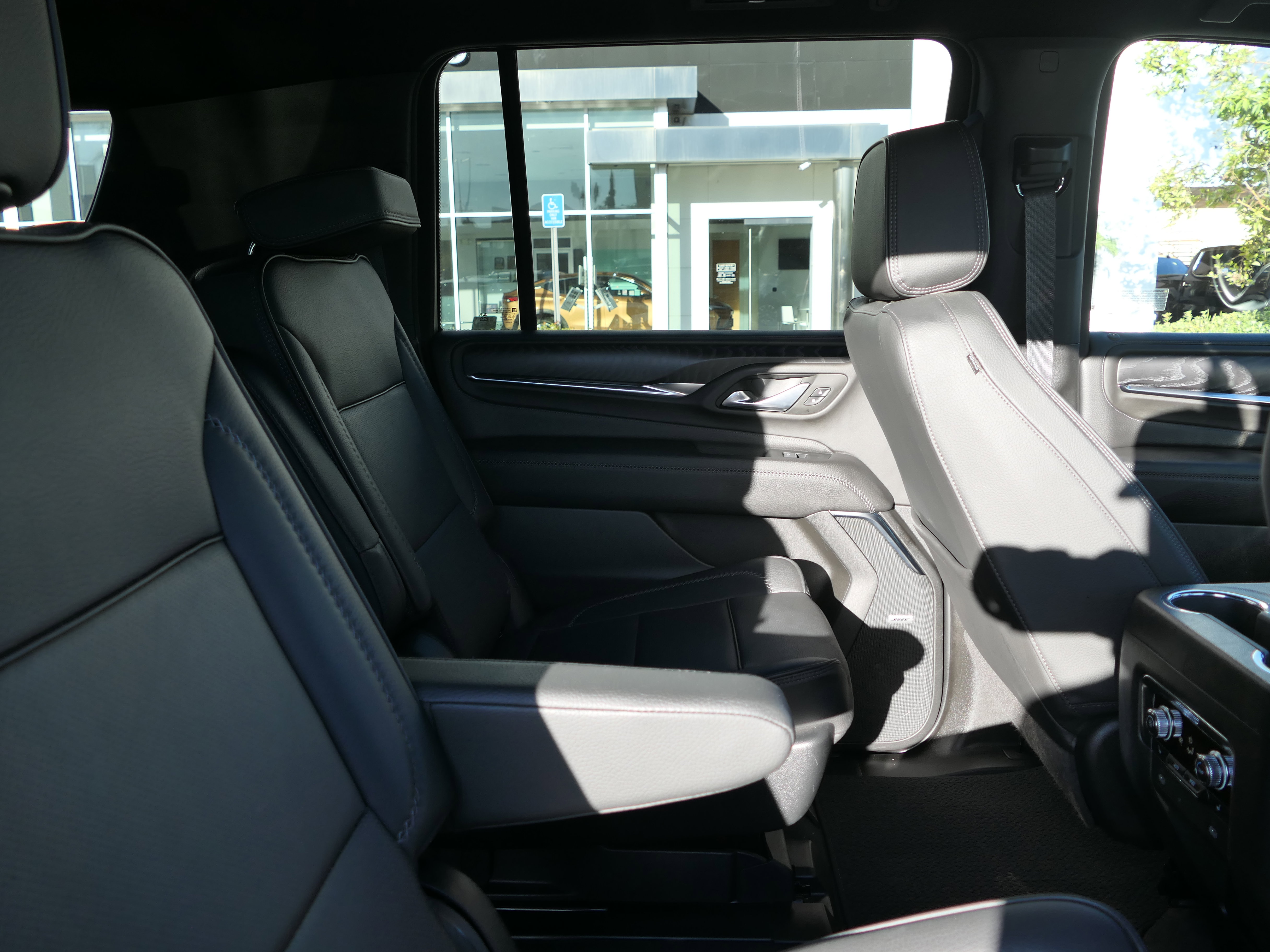 Used 2023 GMC Yukon XL Denali image 24