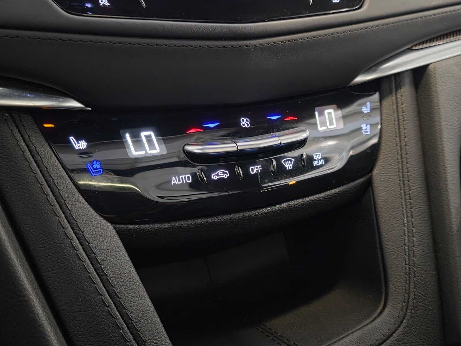 Used 2024 Cadillac XT5 Sportv w/ Platinum Package AWD/4WD image 29