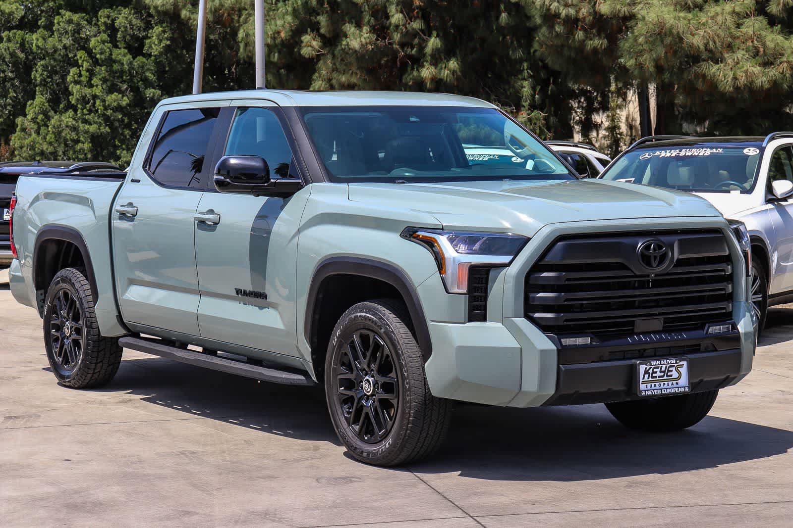 Used 2024 Toyota Tundra Limited AWD/4WD image 5