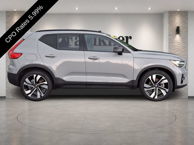 Certified 2024 Volvo XC40 B5 Plus w/ Climate Package AWD/4WD image 9