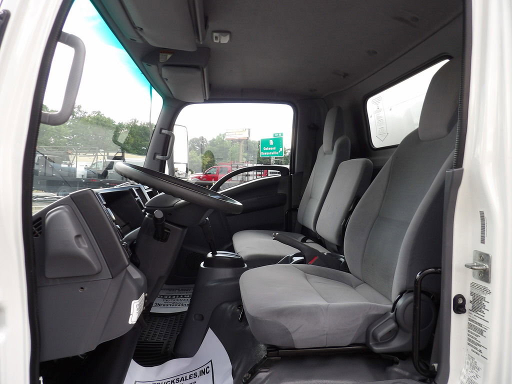 Used 2020 Isuzu NPR RWD image 17