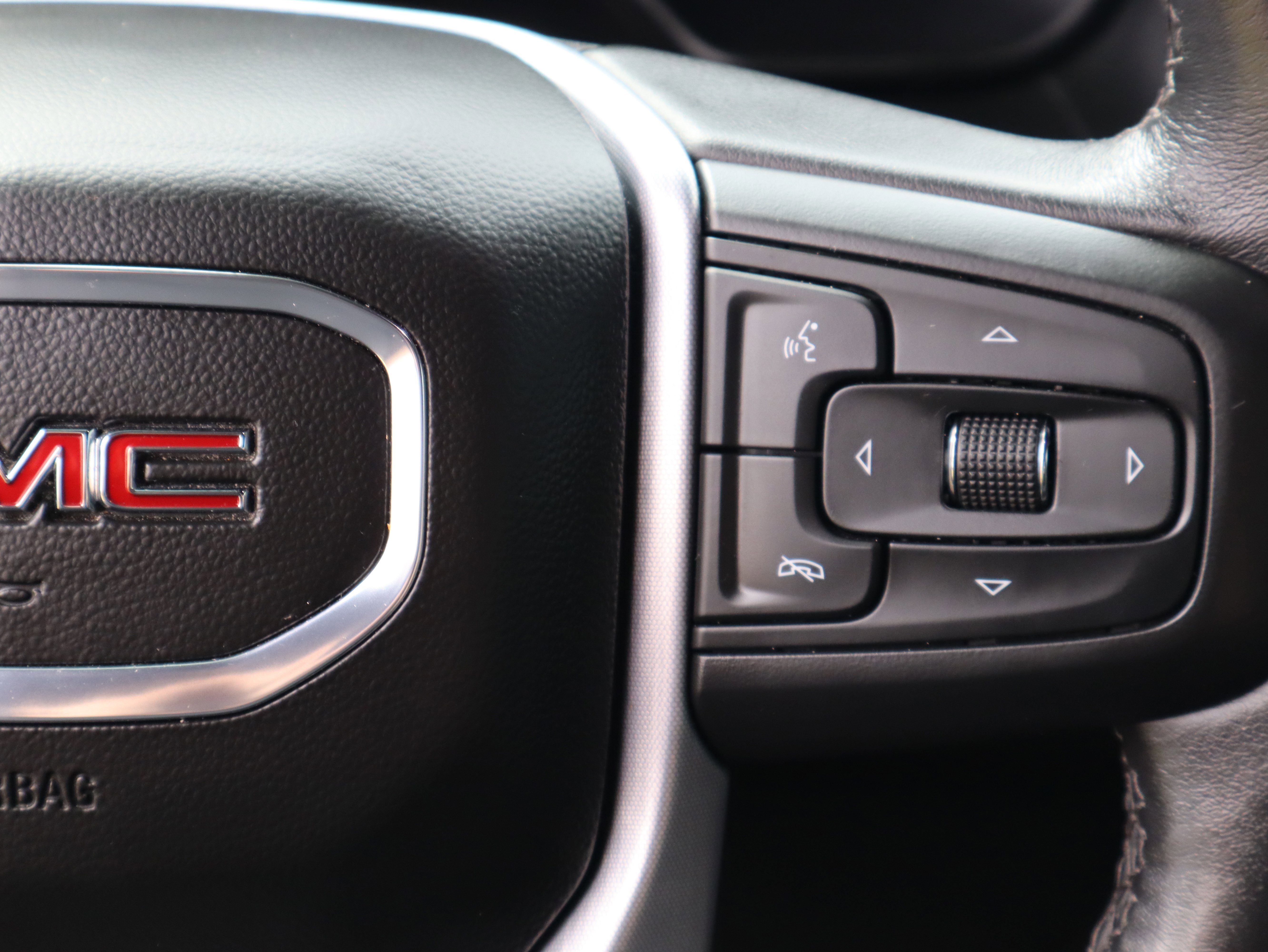 Used 2022 GMC Yukon SLT w/ SLT Premium Package image 25