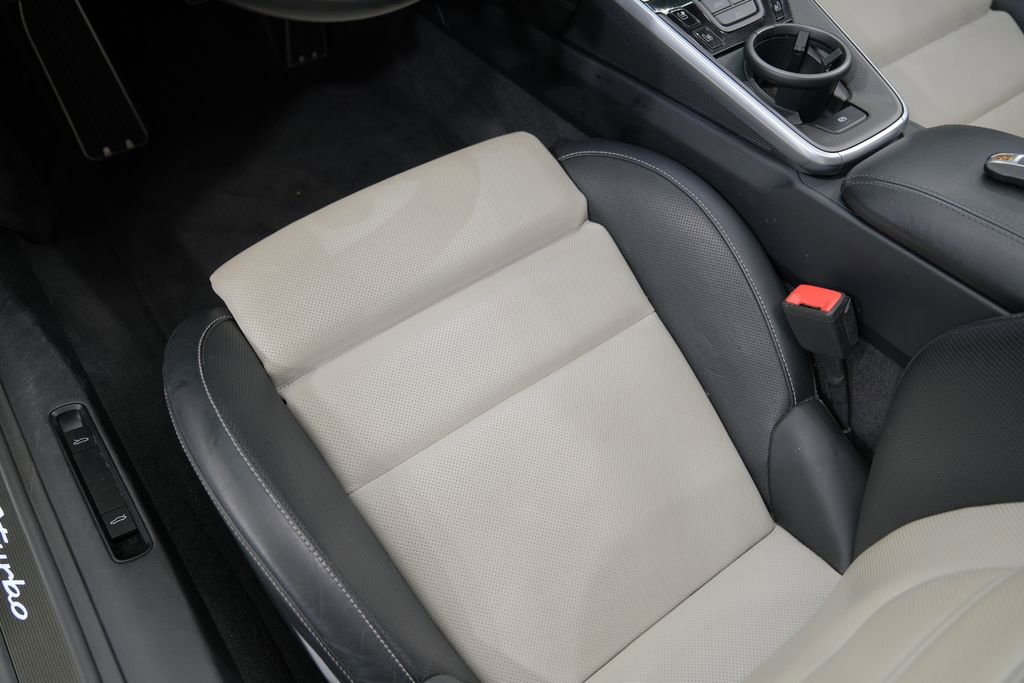 Used 2022 Porsche 911 Turbo image 21