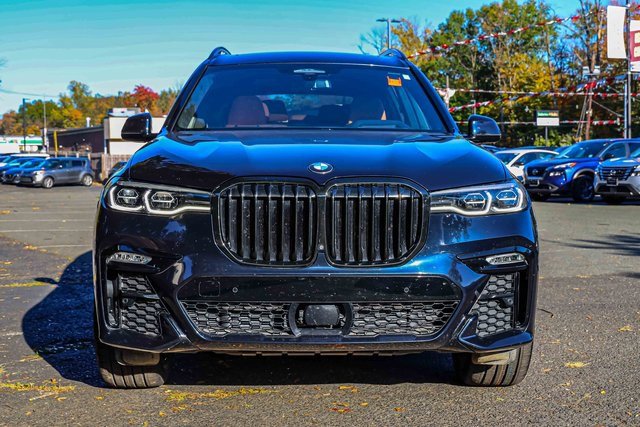 Used 2022 BMW X7 xDrive40i w/ M Sport Package image 2