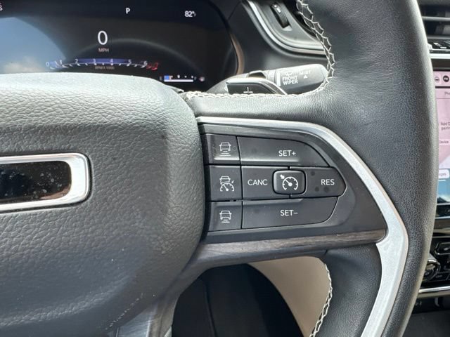 Used 2022 Jeep Grand Cherokee Limited w/ Luxury Tech Group II AWD/4WD image 23