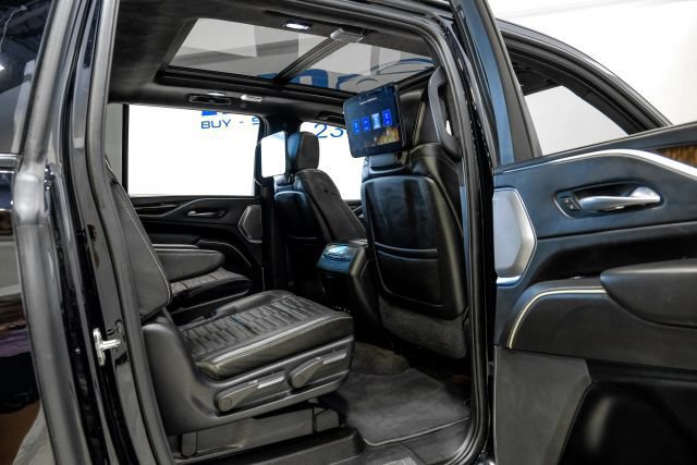 Used 2022 Cadillac Escalade ESV Sport Platinum w/ Heavy-Duty Trailer Package AWD/4WD image 59