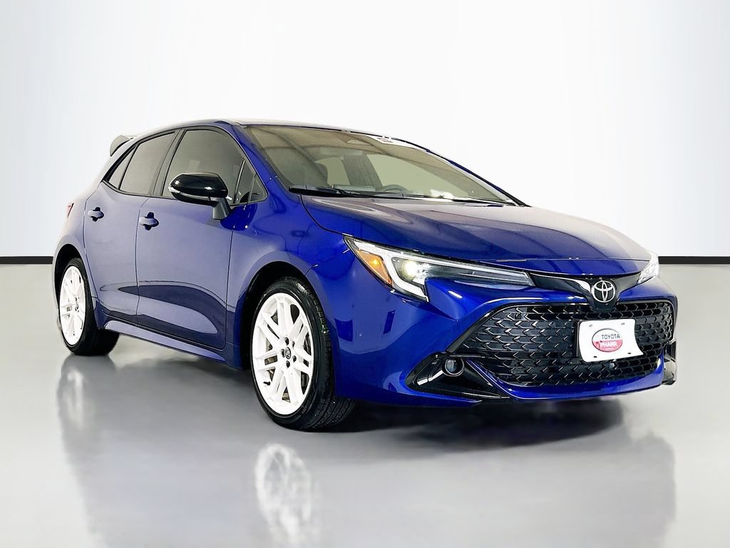 Used 2026 Toyota Corolla SE FWD image 3