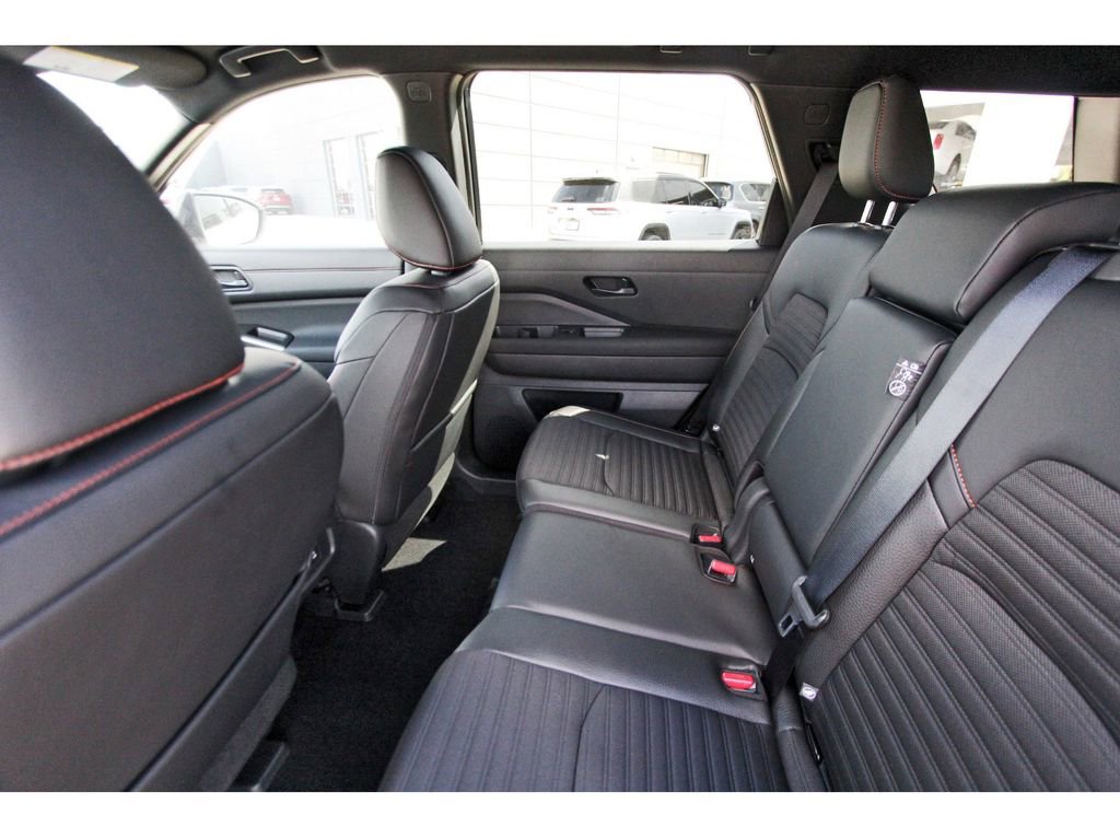 New 2026 Nissan Pathfinder Rock Creek image 9