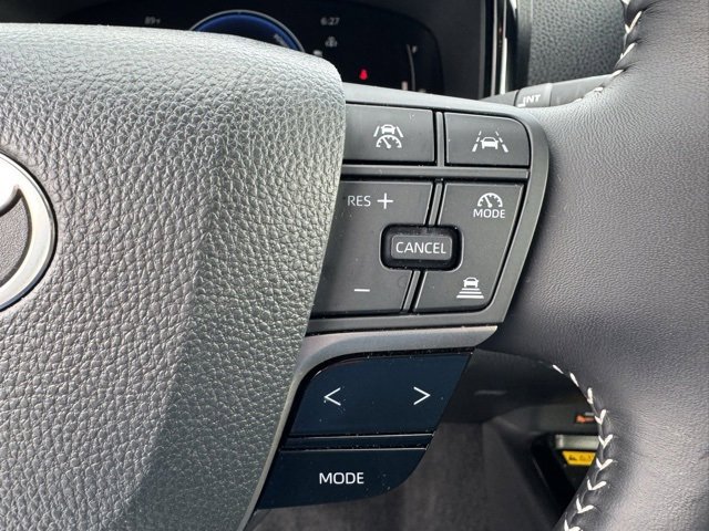 Used 2025 Toyota Camry SE image 15