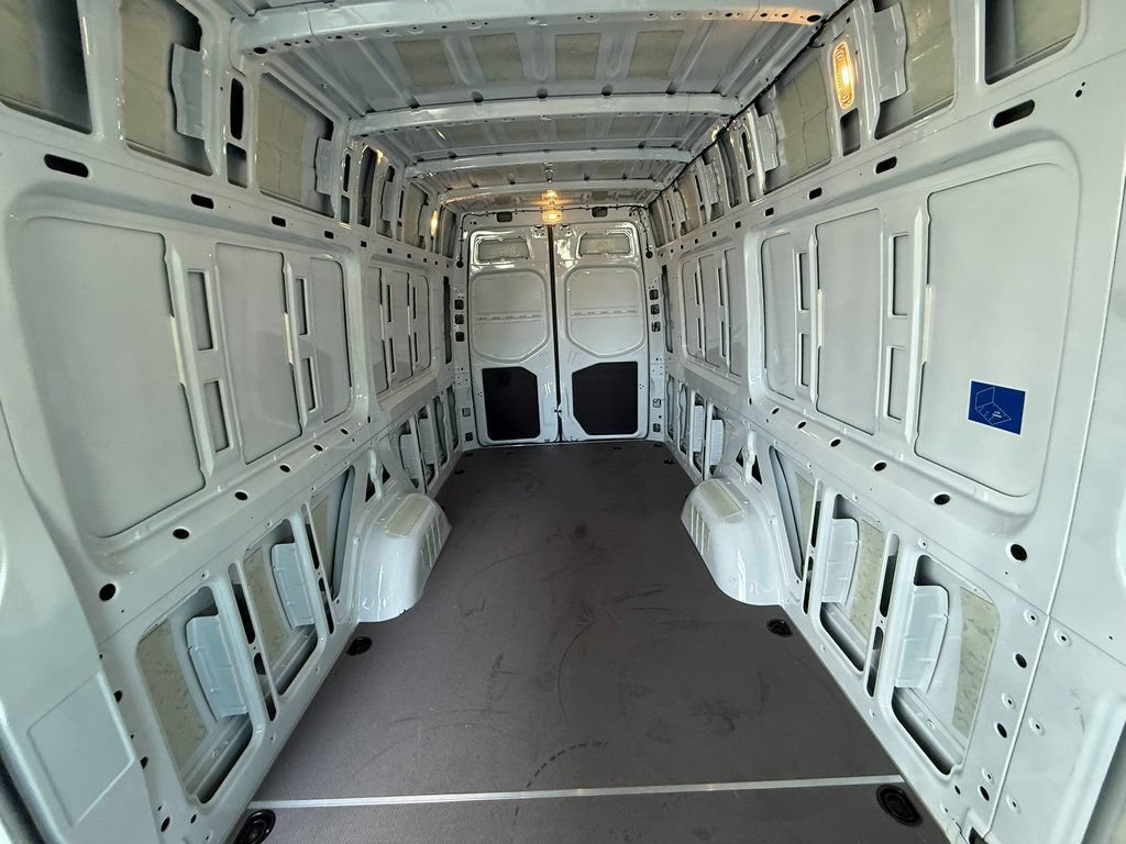 New 2025 Mercedes-Benz Sprinter 2500 image 24