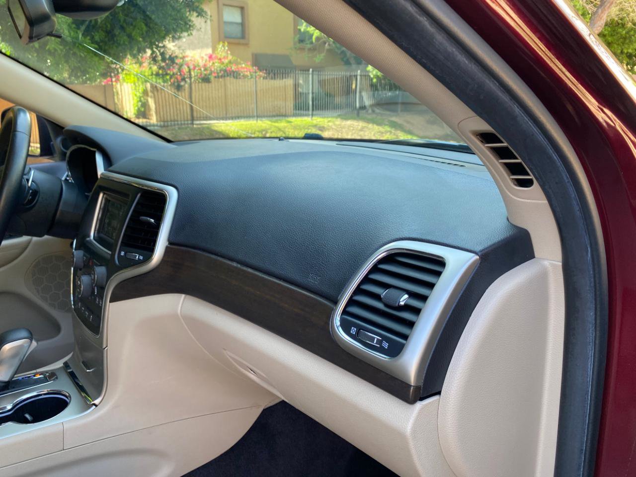 Used 2016 Jeep Grand Cherokee Laredo image 53