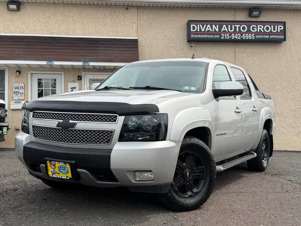 Used 2010 Chevrolet Avalanche LT w/ Luxury Package AWD/4WD image 1