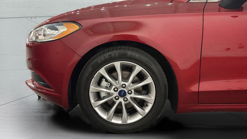 Used 2017 Ford Fusion SE w/ Fusion SE Technology Package image 36