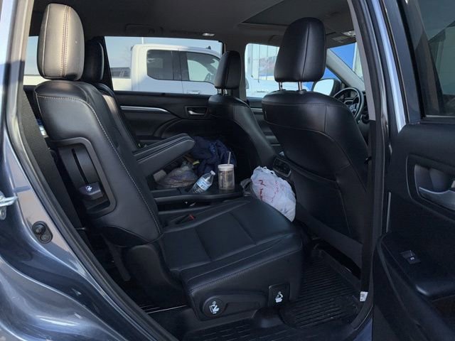 Used 2018 Toyota Highlander Limited image 8