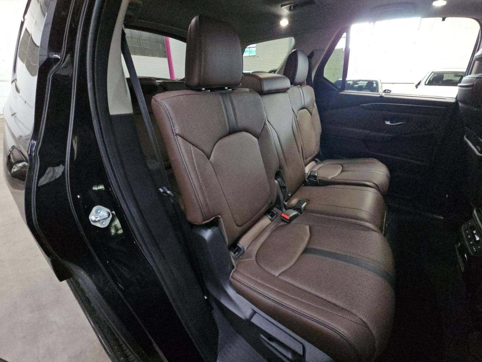 Used 2023 Honda Pilot Elite image 15
