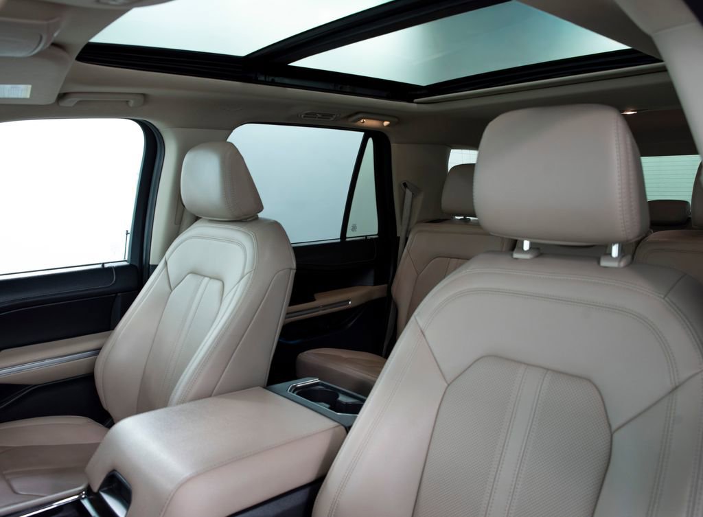 Used 2024 Ford Expedition Max Limited AWD/4WD image 10