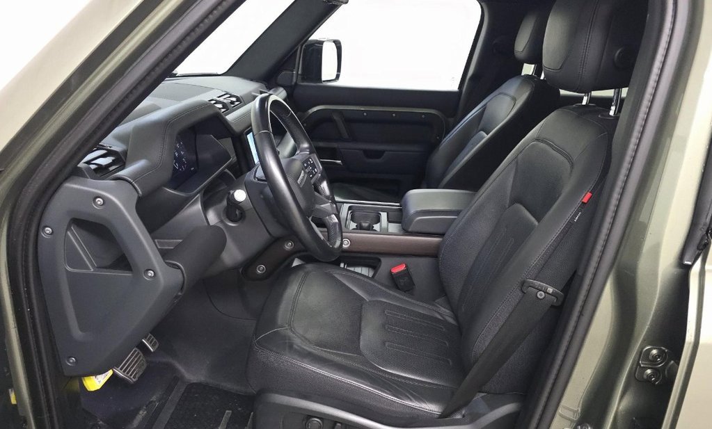 Used 2021 Land Rover Defender 110 X image 3