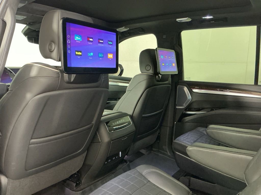 Used 2025 Cadillac Escalade Sport Platinum w/ LPO, ONYX Package image 25