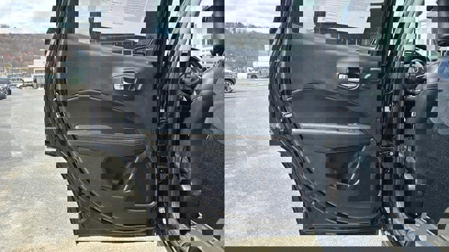 Used 2018 Jeep Compass Limited w/ Navigation Group image 24