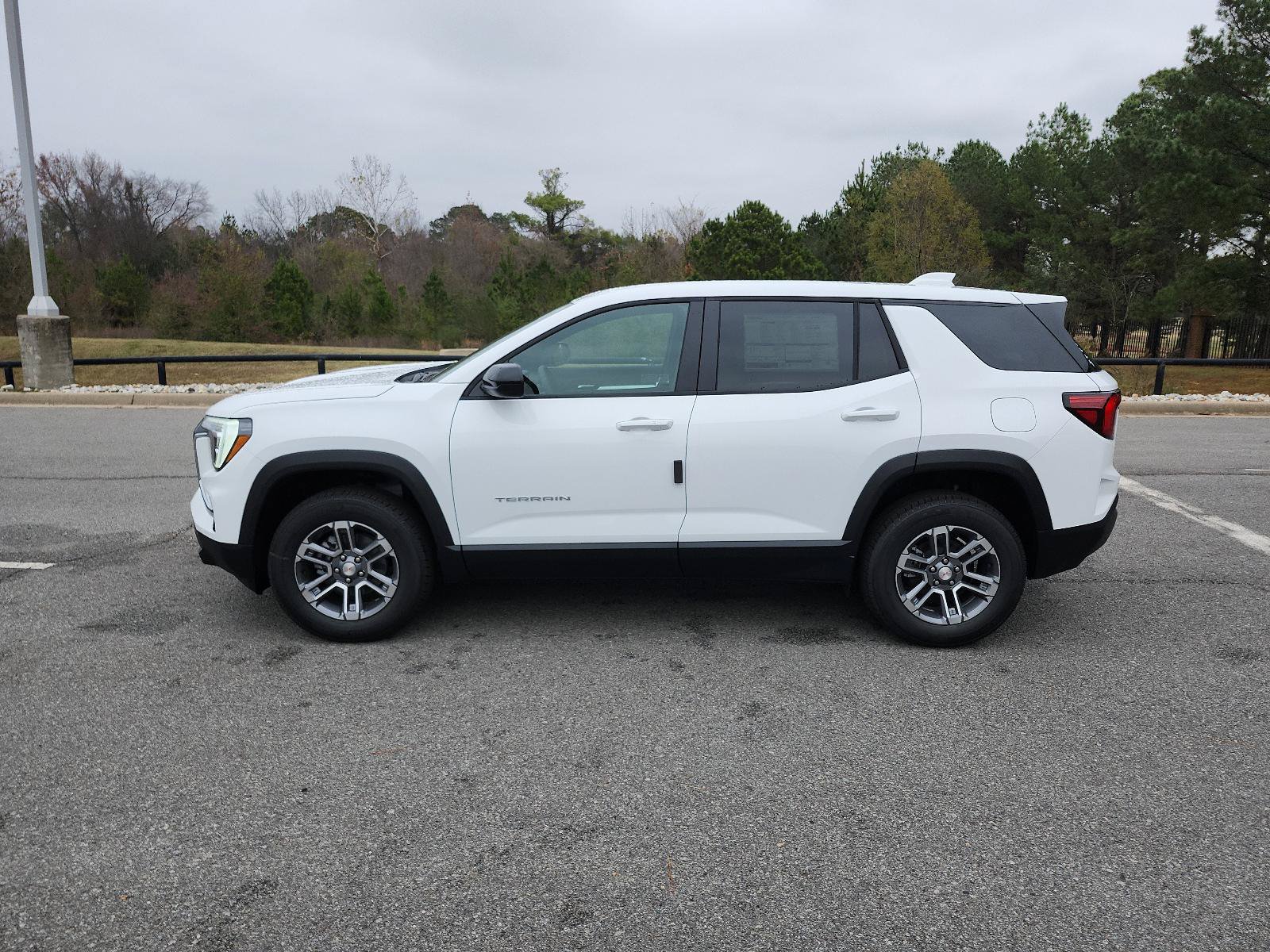 New 2026 GMC Terrain Elevation FWD image 2