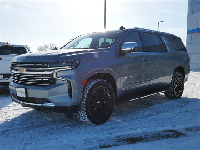 Used 2024 Chevrolet Suburban Premier image 3