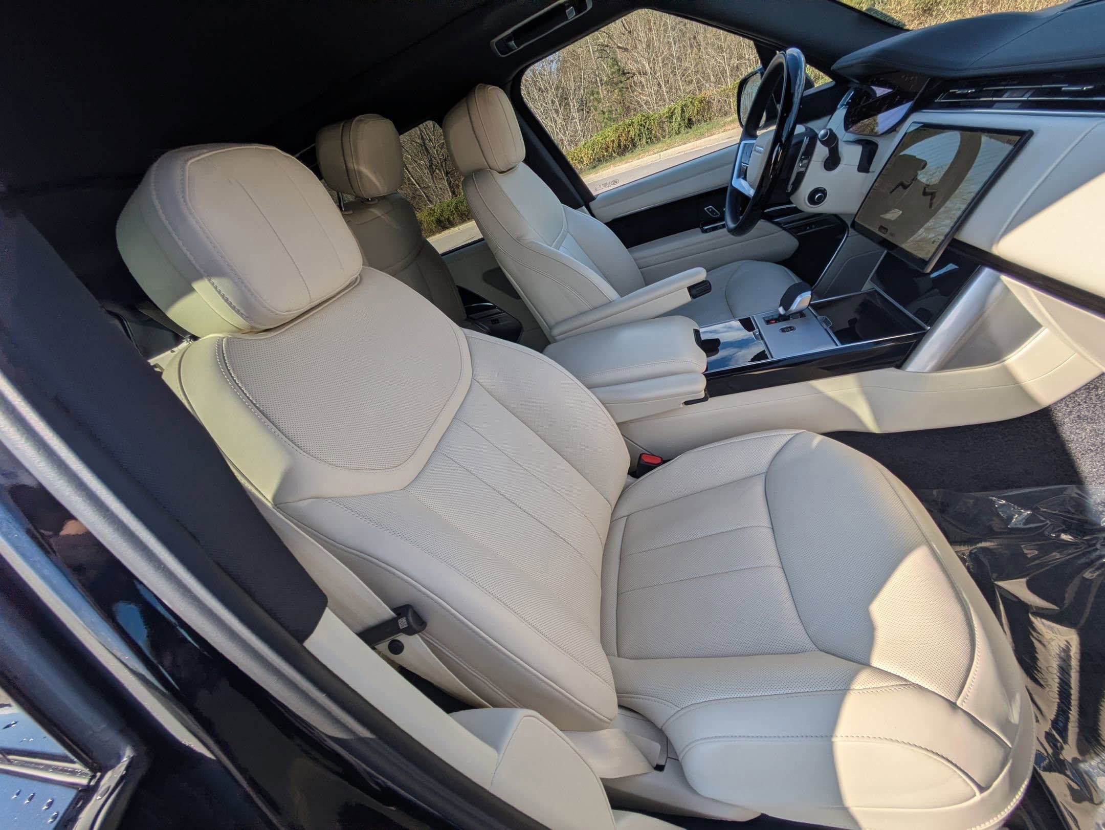 Certified 2025 Land Rover Range Rover Long Wheelbase SE AWD/4WD image 30