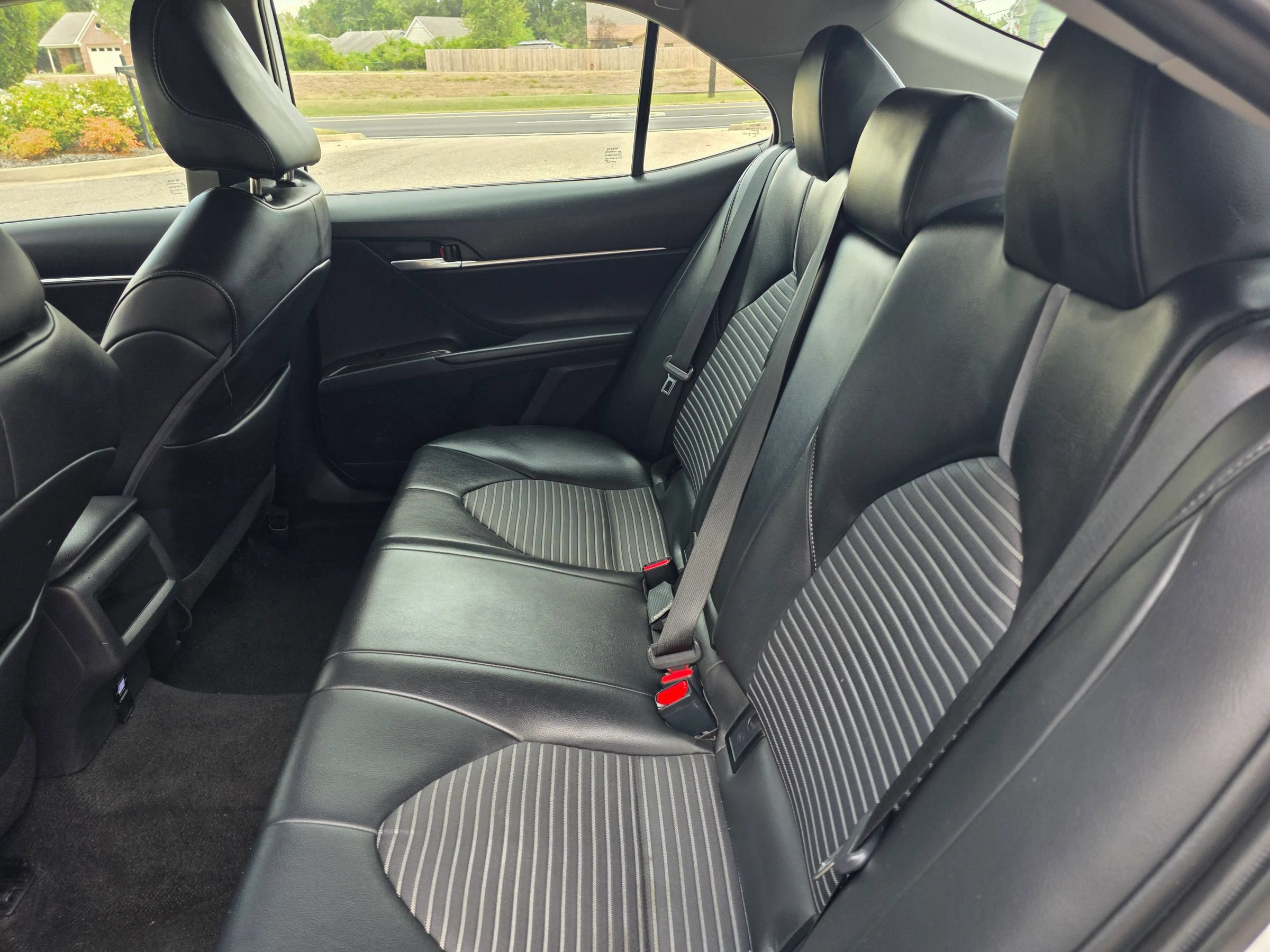 Used 2024 Toyota Camry SE w/ Convenience Package FWD image 11