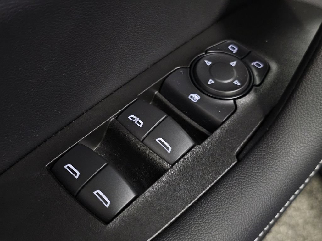 Used 2026 Chevrolet Blazer LT FWD image 29