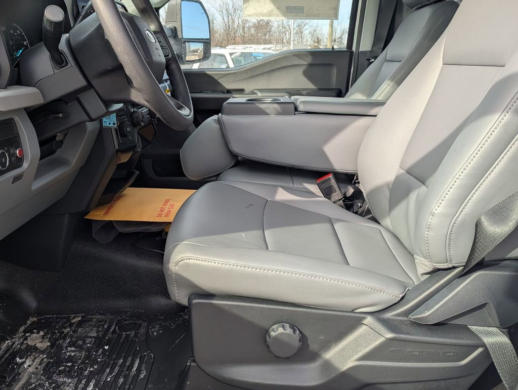 New 2026 Ford F450 XL w/ XL Chrome Package image 6