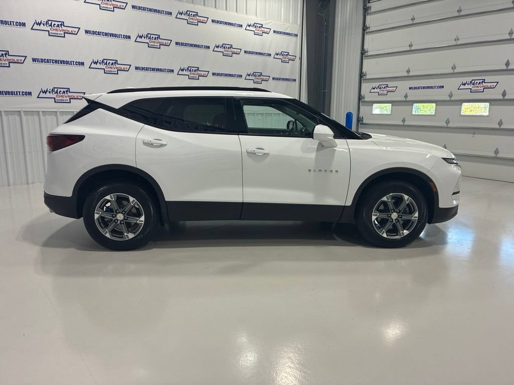 Used 2024 Chevrolet Blazer LT w/ Convenience Package FWD image 6