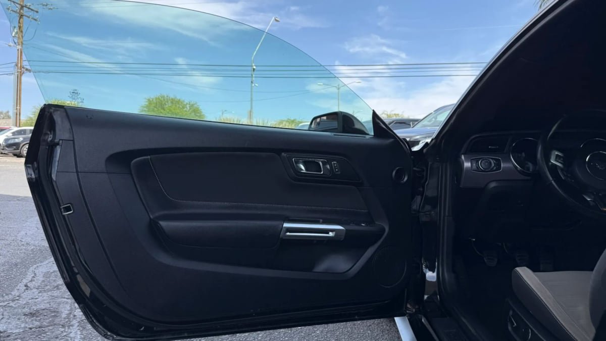 Used 2016 Ford Mustang Coupe RWD image 33
