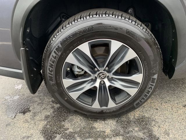 Certified 2024 Toyota Highlander XLE image 36