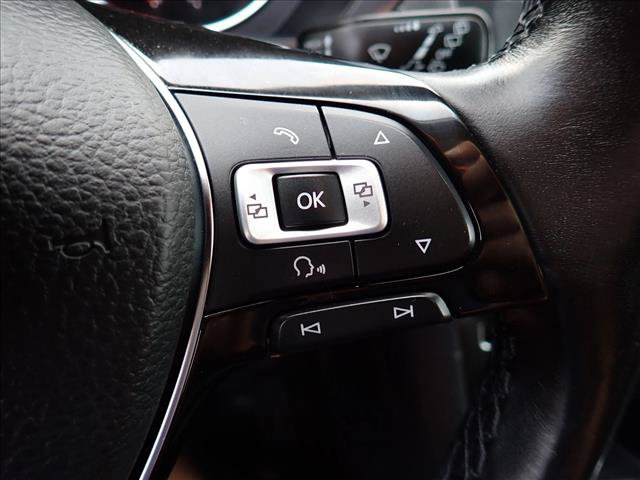 Used 2018 Volkswagen Tiguan SEL AWD/4WD image 26