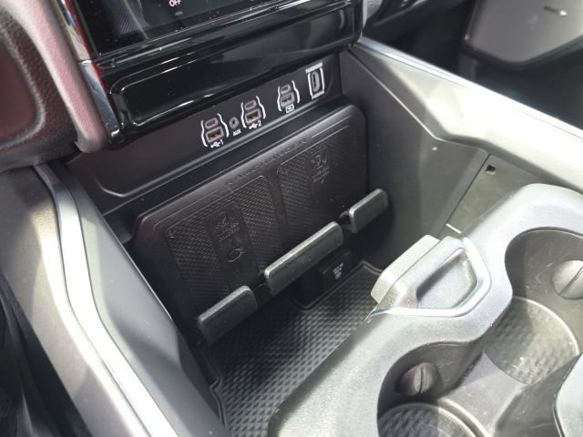 Used 2025 RAM 1500 Laramie w/ Night Edition AWD/4WD image 23