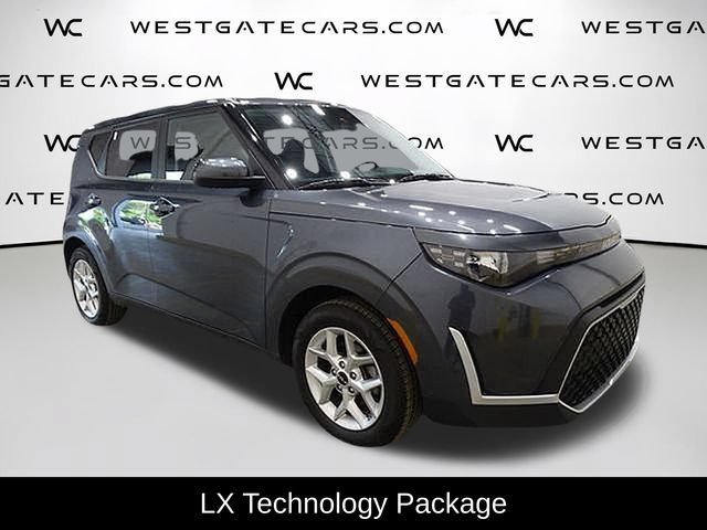 Used 2023 Kia Soul LX w/ Option Group 015 FWD video 2