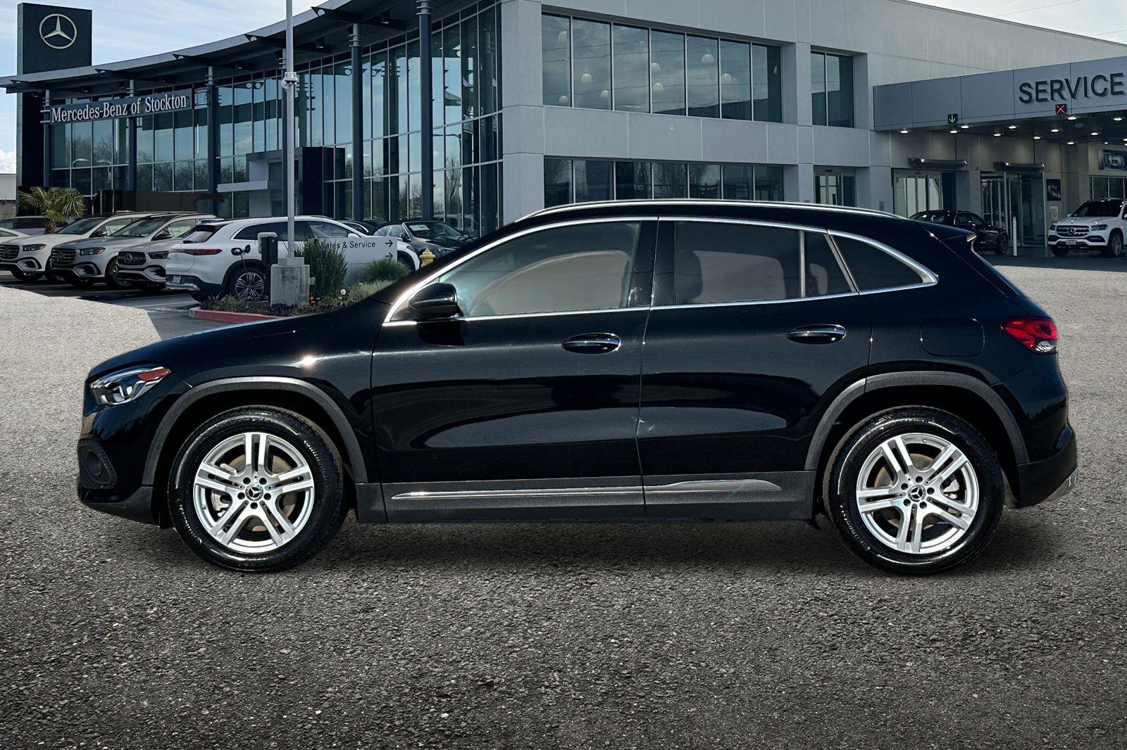 Certified 2022 Mercedes-Benz GLA 250 4MATIC w/ Premium Package Lite image 7
