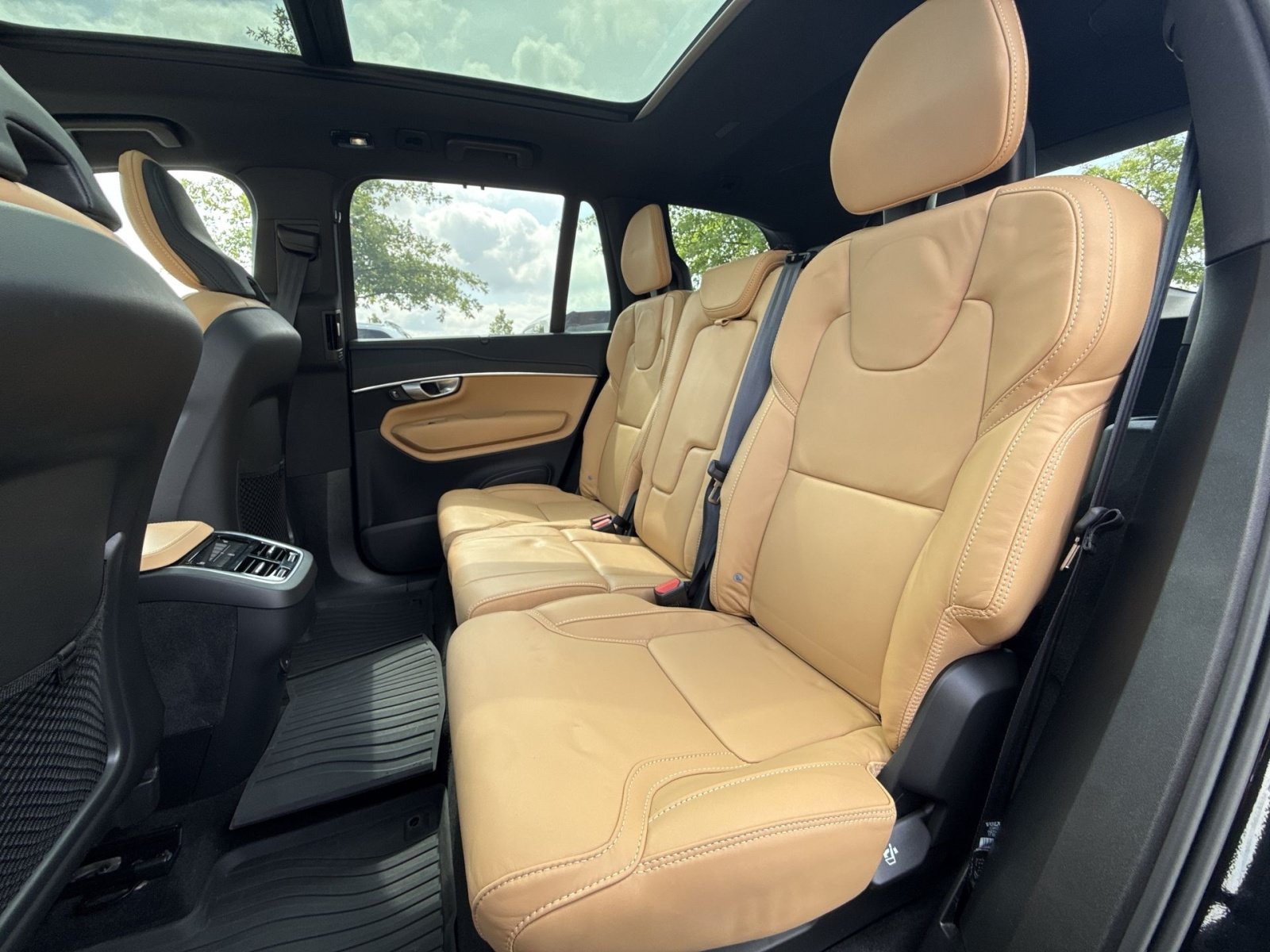 Certified 2024 Volvo XC90 B6 Ultimate w/ Protection Package Premier AWD/4WD image 25