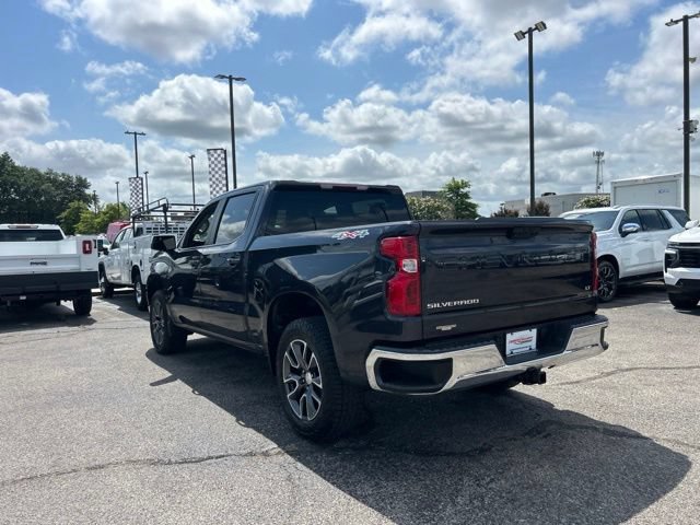 Used 2022 Chevrolet Silverado 1500 LT AWD/4WD image 5