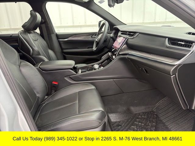 Used 2024 Jeep Grand Cherokee Overland w/ Advanced Protech Group III image 44