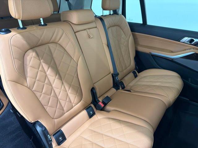 Used 2026 BMW X7 xDrive40i AWD/4WD image 24