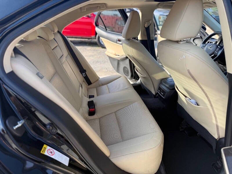 Used 2014 Lexus IS 250 w/ Premium Package RWD image 12