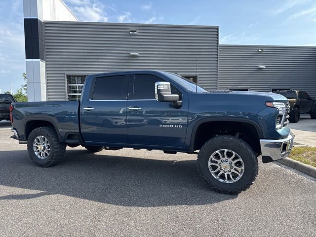Used 2025 Chevrolet Silverado 2500 LTZ AWD/4WD image 2