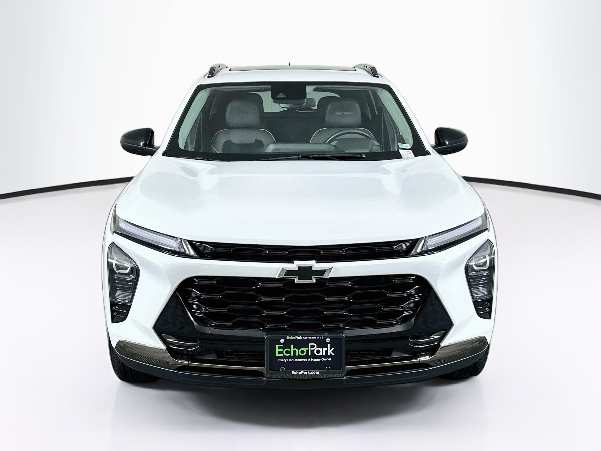 Used 2024 Chevrolet Trax ACTIV w/ Sunroof Package FWD image 2