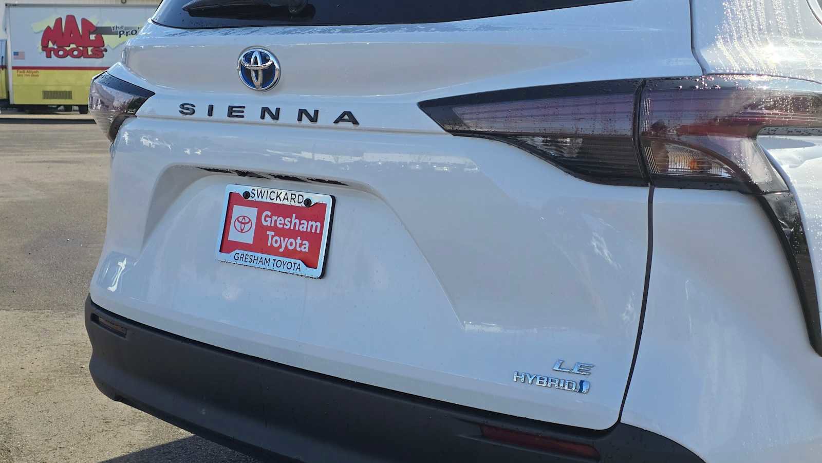 Used 2024 Toyota Sienna LE image 17