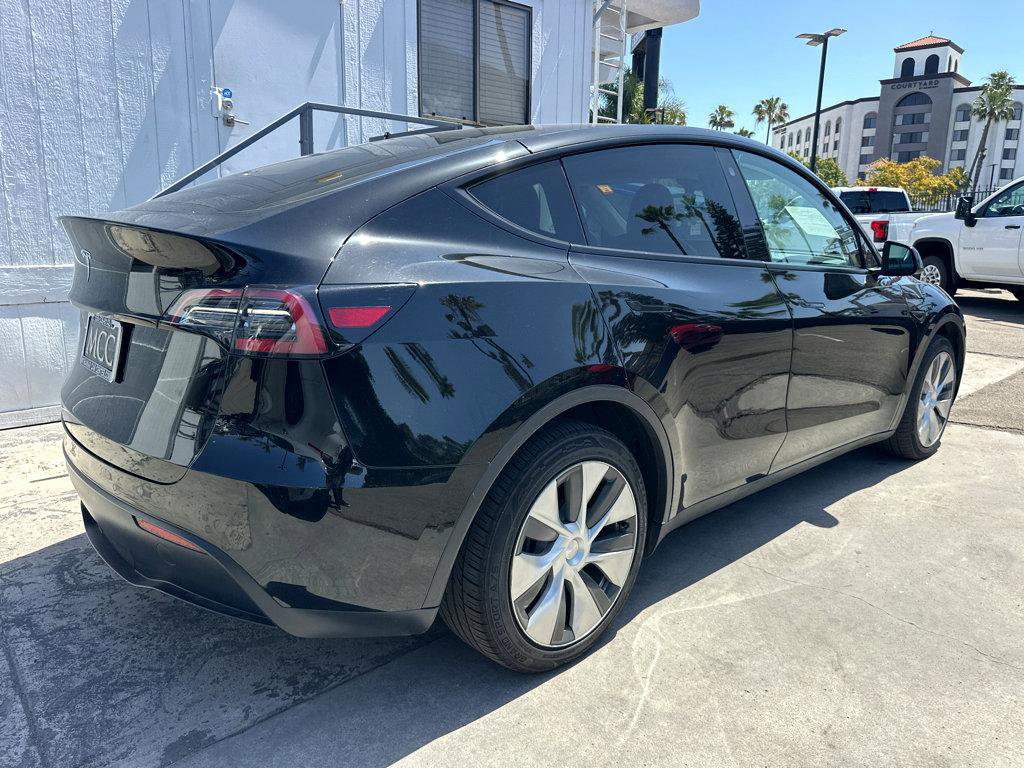 Used 2022 Tesla Model Y Long Range AWD/4WD image 6