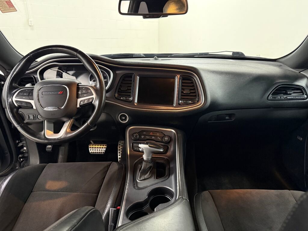 Used 2016 Dodge Challenger R/T Scat Pack w/ Leather Interior Group image 9