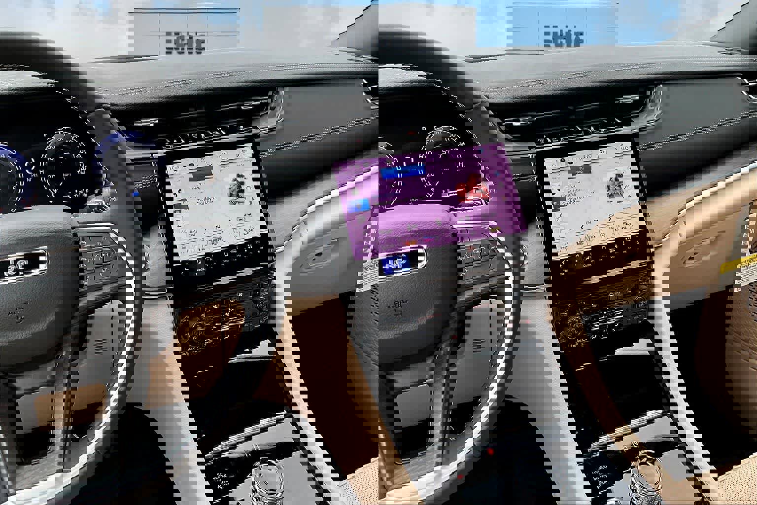 New 2025 Jeep Grand Cherokee L Limited w/ Luxury Tech Group II image 16