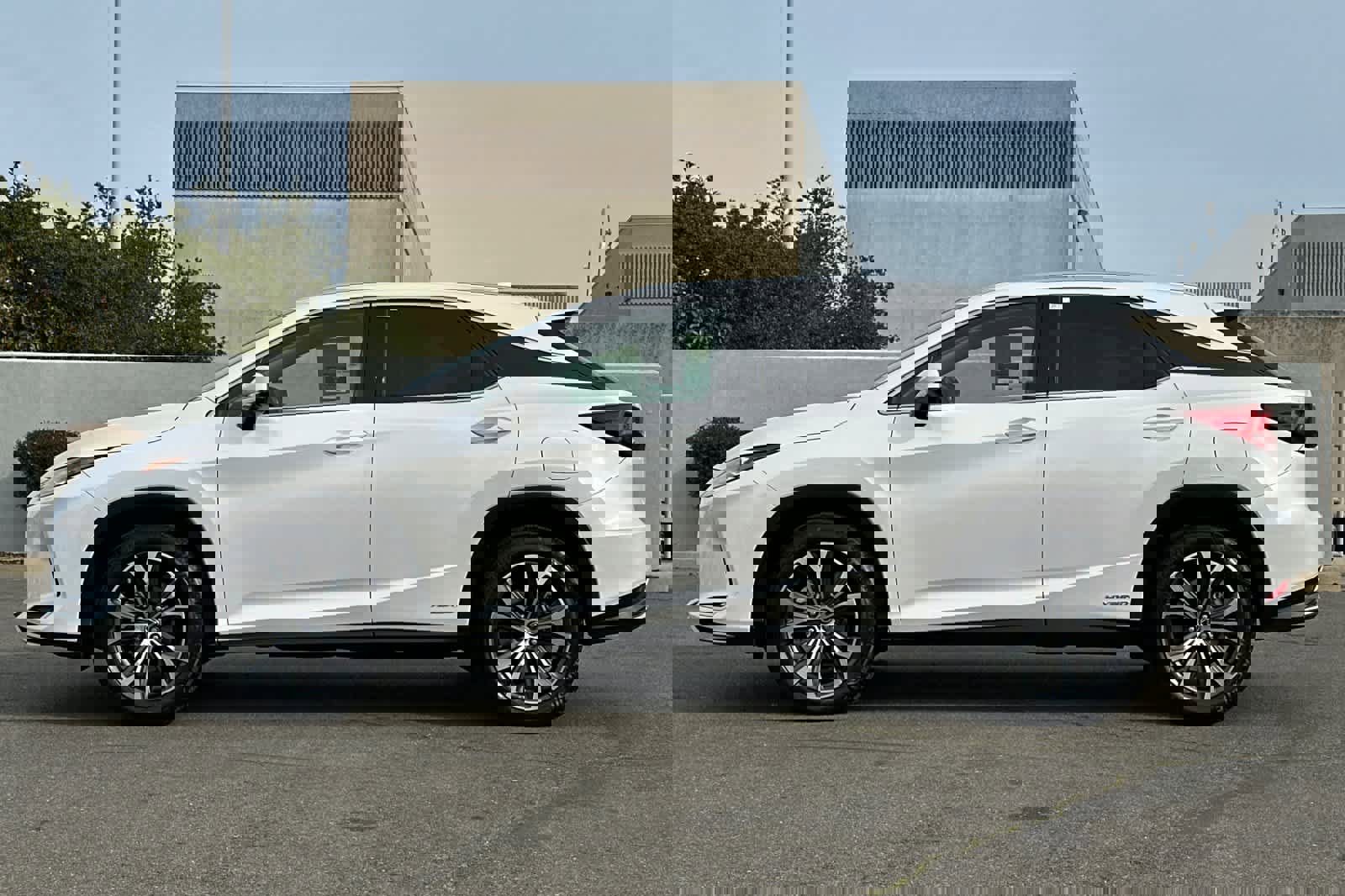 Certified 2022 Lexus RX 450h AWD w/ Premium Package image 9